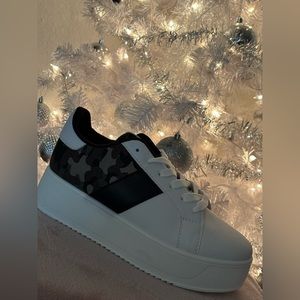 White camouflage platform sneakers